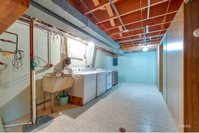 910 S Robert Drive, Mount Prospect, IL 60056 - Photo 21