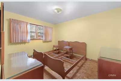 910 S Robert Drive, Mount Prospect, IL 60056 - Photo 13