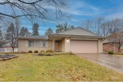 910 S Robert Drive, Mount Prospect, IL 60056 - Photo 1