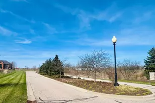 10400 Red Leaf Circle, Lakewood, IL 60014 - Photo 7