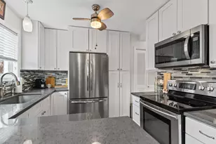 573 Shorely Dr, Barrington, IL 60010 - Photo 9