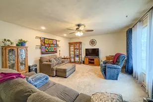 802 E 19th St, Sterling, IL 61081 - Photo 5