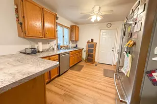 802 E 19th St, Sterling, IL 61081 - Photo 11