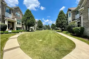 2889 Henley Ln, Naperville, IL 60540 - Photo 3