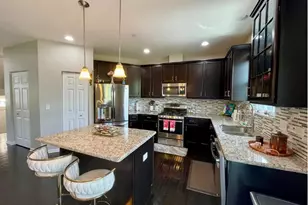 2889 Henley Ln, Naperville, IL 60540 - Photo 9