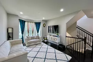 2889 Henley Ln, Naperville, IL 60540 - Photo 7