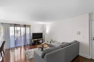 263 Driftwood Ln, Schaumburg, IL 60193 - Photo 5