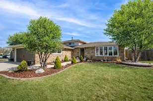 9133 S Meade Ave, Oak Lawn, IL 60453 - Photo 1