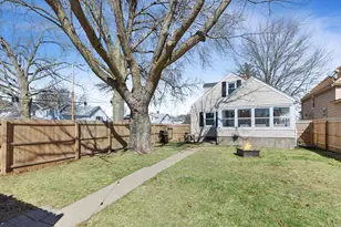 2800 15th St, Moline, IL 61265 - Photo 5