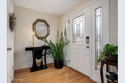 1327 Shagbark Lane, Wheaton, IL 60187 - Photo 3