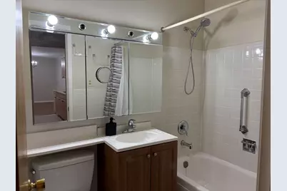 8901 N Western Avenue #206, Des Plaines, IL 60016 - Photo 7