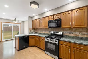 7811 Bristol Park Dr, Tinley Park, IL 60477 - Photo 11