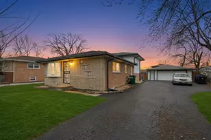 7705 W 80th Pl, Bridgeview, IL 60455 - Photo 3