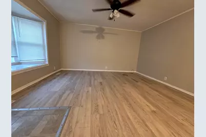 28 Hickory Drive, Carpentersville, IL 60110 - Photo 5