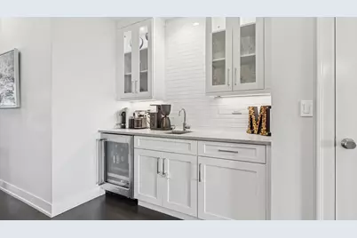 2341 W Roscoe Street #3W, Chicago, IL 60618 - Photo 9