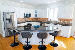 15 Greythorne Cir, Bloomington, IL 61704 - Photo 9