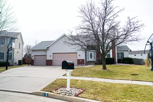 15 Greythorne Cir, Bloomington, IL 61704 - Photo 3