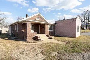 1900 N Center St, Crest Hill, IL 60403 - Photo 3