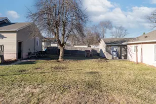 1900 N Center St, Crest Hill, IL 60403 - Photo 25