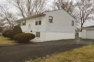 299 Beacon Blvd, Chicago Heights, IL 60411 - Photo 1