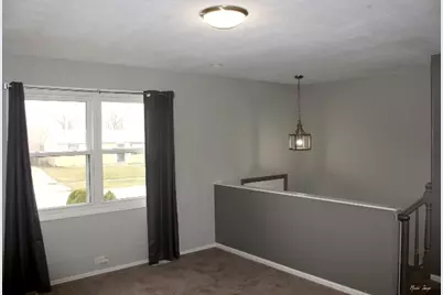 299 Beacon Boulevard, Chicago Heights, IL 60411 - Photo 3