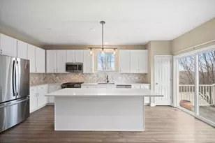 101 Willey St, Gilberts, IL 60136 - Photo 9