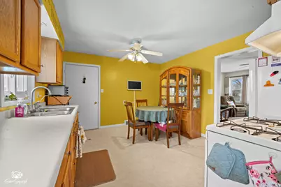 318 N Jackson Avenue, Bradley, IL 60915 - Photo 7