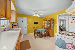 318 N Jackson Ave, Bradley, IL 60915 - Photo 7