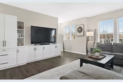 2238 S Crambourne Way, Arlington Heights, IL 60005 - Photo 3