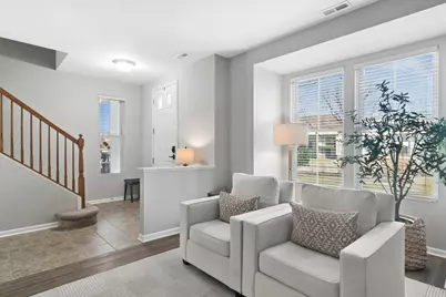 2238 S Crambourne Way, Arlington Heights, IL 60005 - Photo 7