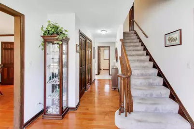 211 Woody Way, Oakwood Hills, IL 60013 - Photo 5