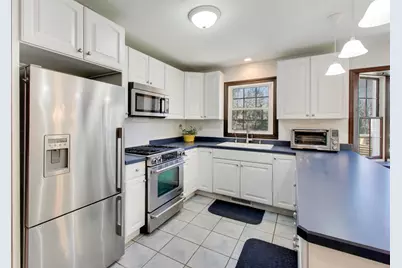 211 Woody Way, Oakwood Hills, IL 60013 - Photo 9