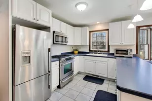 211 Woody Way, Oakwood Hills, IL 60013 - Photo 9