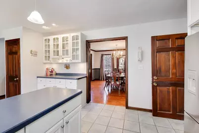 211 Woody Way, Oakwood Hills, IL 60013 - Photo 11