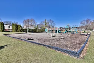 340 Somerset Dr, Streamwood, IL 60107 - Photo 45