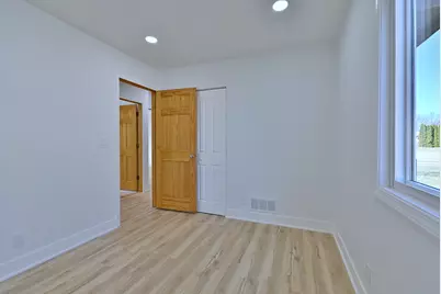 340 Somerset Drive, Streamwood, IL 60107 - Photo 11