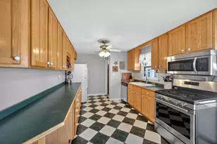 407 Butterfield Rd, North Aurora, IL 60542 - Photo 9