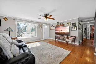 407 Butterfield Rd, North Aurora, IL 60542 - Photo 7