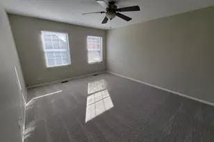 547 East Ave, Streamwood, IL 60107 - Photo 7