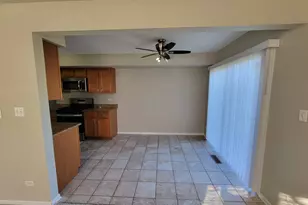 547 East Ave, Streamwood, IL 60107 - Photo 3