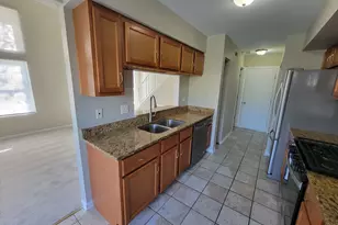 547 East Ave, Streamwood, IL 60107 - Photo 5