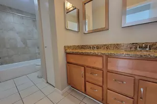 547 East Ave, Streamwood, IL 60107 - Photo 11