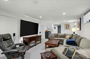 4956 N Menard Ave, Chicago, IL 60630 - Photo 13