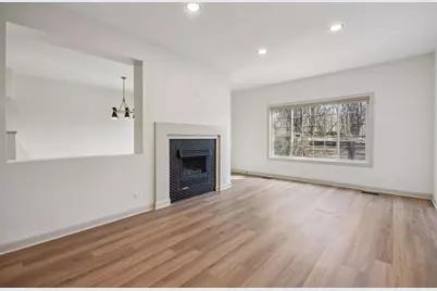 117 Braxton Lane, Aurora, IL 60504 - Photo 3