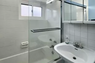 4950 N Marine Dr, Chicago, IL 60640 - Photo 7