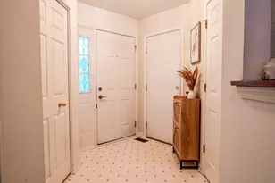 142 Kennebunk Ct, Glendale Heights, IL 60139 - Photo 5