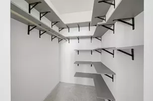 525 W Hawthorne Pl, Chicago, IL 60657 - Photo 17