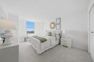 525 W Hawthorne Pl, Chicago, IL 60657 - Photo 15