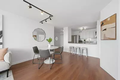 525 W Hawthorne Place #2707, Chicago, IL 60657 - Photo 13