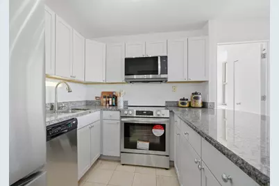 525 W Hawthorne Place #2707, Chicago, IL 60657 - Photo 11